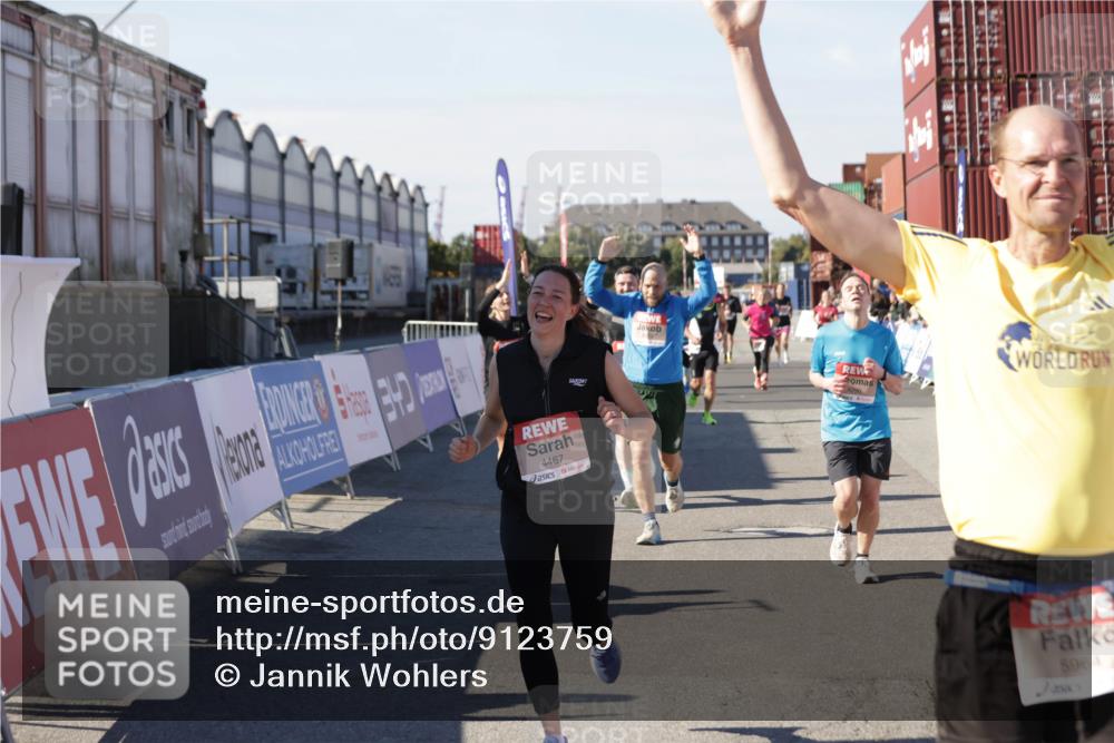 03.10.2025 - Köhlbrandbrückenlauf Jannik Wohlers http://msf.ph/oto/9123759 03.10.2025 13:05:48 Ziel 4066, 4133, 4290, 4296, 4332, 4335, 4336, 4413, 4467, 4564, 4599, 4643, 5676, 5764, 5964, 6631, 6642, 6720, 6786, 6787 meine-sportfotos.de