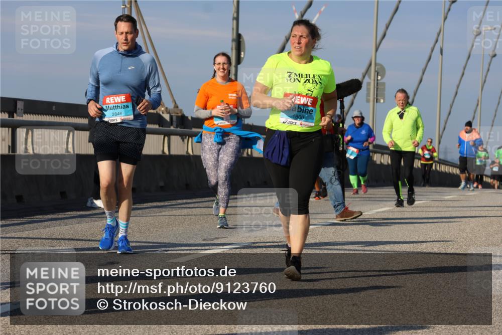 03.10.2025 - Köhlbrandbrückenlauf Strokosch-Dieckow http://msf.ph/oto/9123760 03.10.2025 10:02:25 Position 2 2846, 1800 meine-sportfotos.de