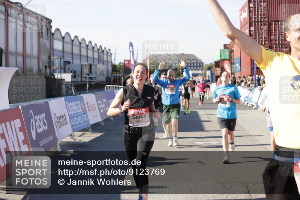 03.10.2025 - Köhlbrandbrückenlauf Jannik Wohlers http://msf.ph/oto/9123769 03.10.2025 13:05:48 Ziel 4066, 4133, 4290, 4296, 4332, 4335, 4336, 4413, 4467, 4564, 4599, 4643, 5676, 5764, 5964, 6631, 6642, 6720, 6786, 6787 meine-sportfotos.de