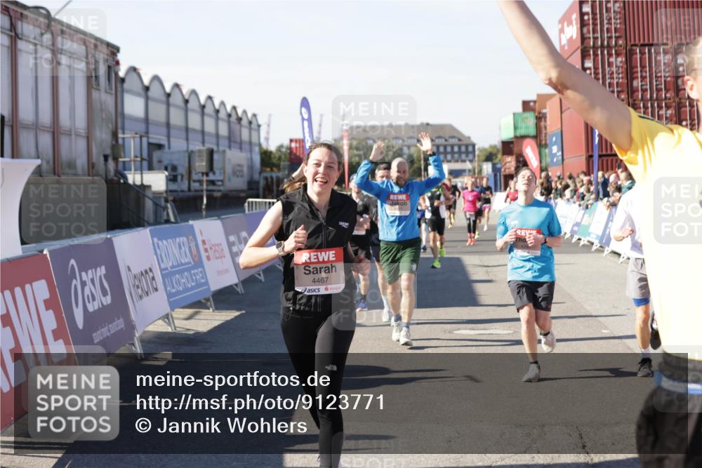 03.10.2025 - Köhlbrandbrückenlauf Jannik Wohlers http://msf.ph/oto/9123771 03.10.2025 13:05:48 Ziel 4066, 4133, 4290, 4296, 4332, 4335, 4336, 4413, 4467, 4564, 4599, 4643, 5676, 5764, 5964, 6631, 6642, 6720, 6786, 6787 meine-sportfotos.de