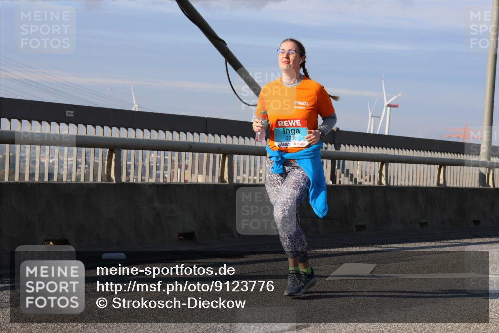 03.10.2025 - Köhlbrandbrückenlauf Strokosch-Dieckow http://msf.ph/oto/9123776 03.10.2025 10:02:31 Position 2 3100, 2480, 2338 meine-sportfotos.de