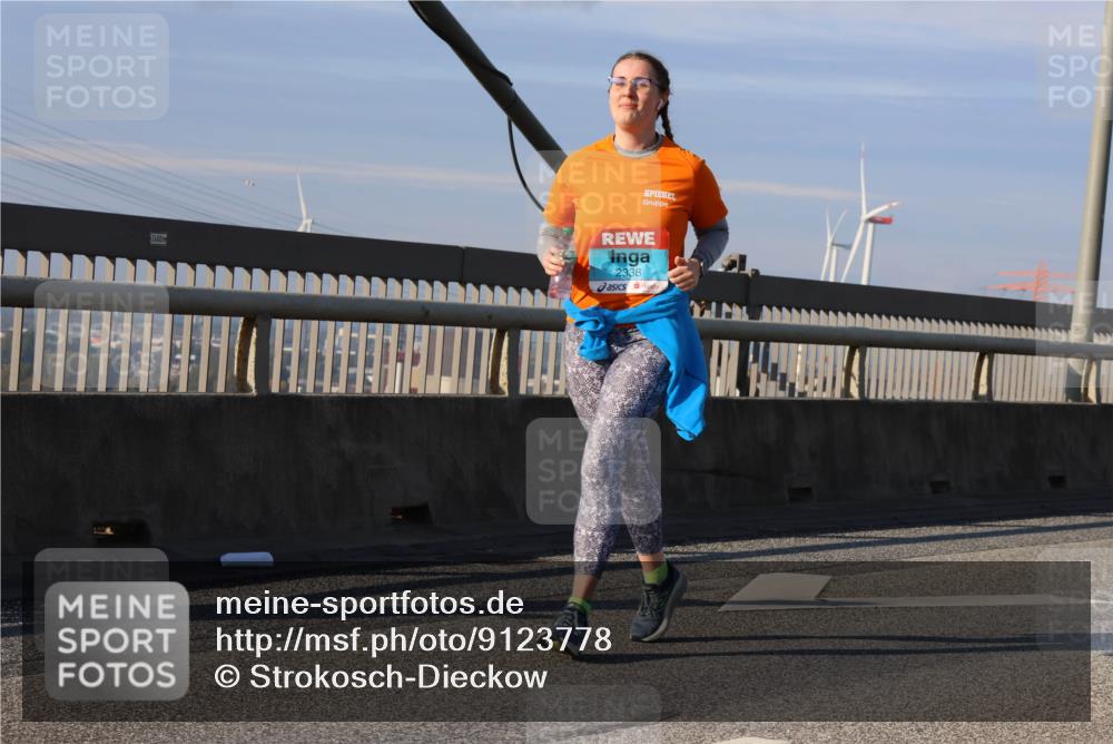 03.10.2025 - Köhlbrandbrückenlauf Strokosch-Dieckow http://msf.ph/oto/9123778 03.10.2025 10:02:31 Position 2 2338 meine-sportfotos.de