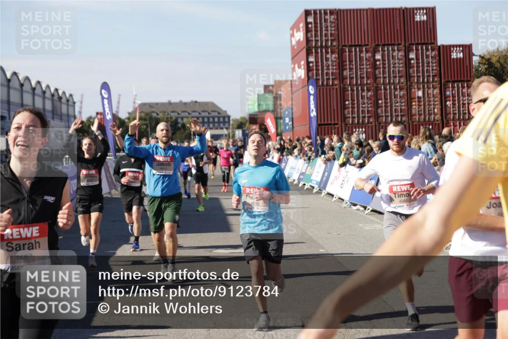03.10.2025 - Köhlbrandbrückenlauf Jannik Wohlers http://msf.ph/oto/9123784 03.10.2025 13:05:49 Ziel 4066, 4133, 4290, 4296, 4332, 4335, 4336, 4413, 4467, 4564, 4599, 4643, 5676, 5764, 5964, 6631, 6642, 6720, 6786, 6787 meine-sportfotos.de