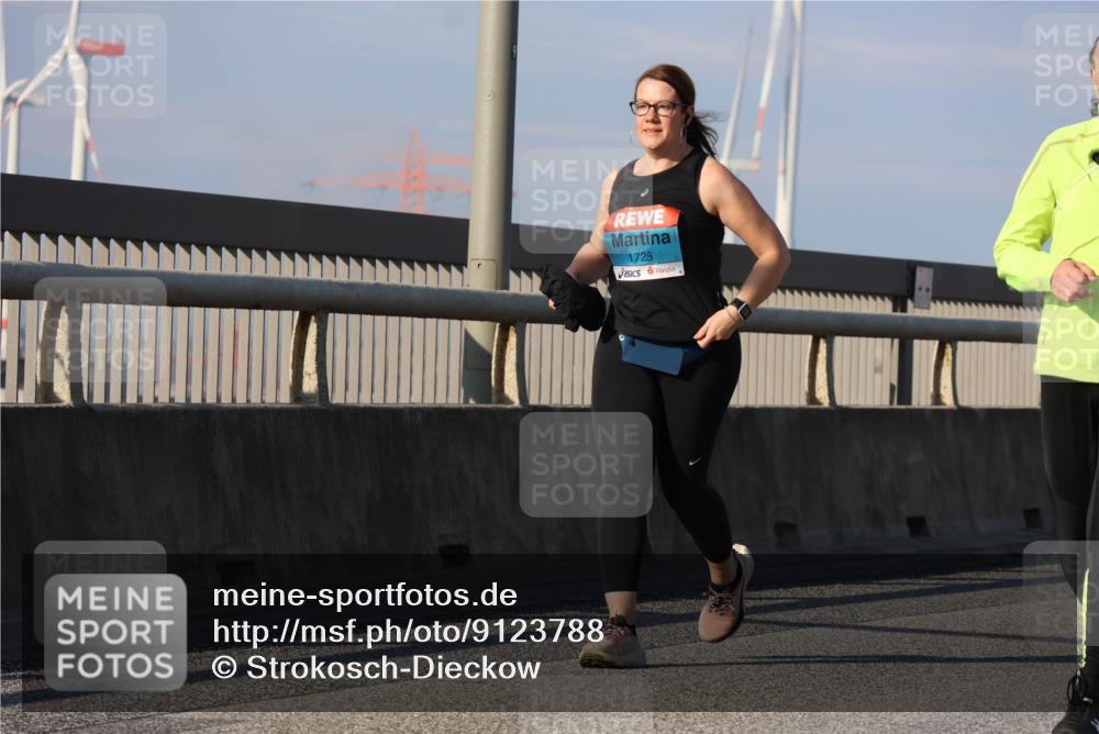 03.10.2025 - Köhlbrandbrückenlauf Strokosch-Dieckow http://msf.ph/oto/9123788 03.10.2025 10:02:33 Position 2 1728 meine-sportfotos.de