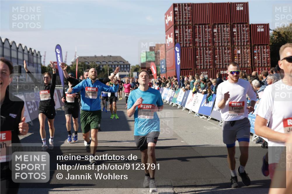 03.10.2025 - Köhlbrandbrückenlauf Jannik Wohlers http://msf.ph/oto/9123791 03.10.2025 13:05:49 Ziel 4066, 4133, 4290, 4296, 4332, 4335, 4336, 4413, 4467, 4564, 4599, 4643, 5676, 5764, 5964, 6631, 6642, 6720, 6786, 6787 meine-sportfotos.de