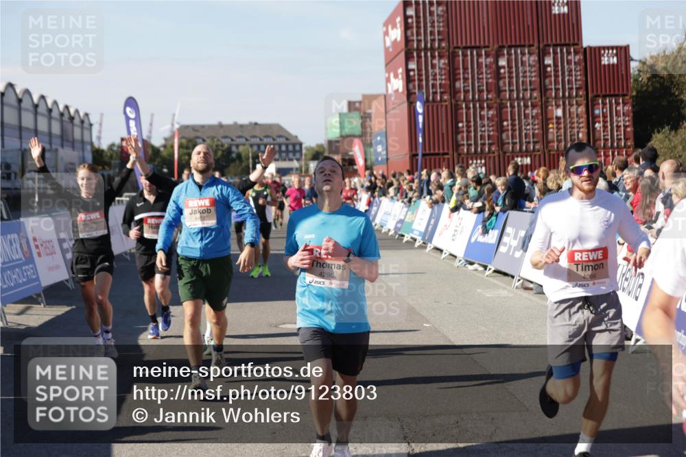 03.10.2025 - Köhlbrandbrückenlauf Jannik Wohlers http://msf.ph/oto/9123803 03.10.2025 13:05:49 Ziel 4066, 4133, 4290, 4296, 4332, 4335, 4336, 4413, 4467, 4564, 4599, 4643, 5676, 5764, 5964, 6631, 6642, 6720, 6786, 6787 meine-sportfotos.de