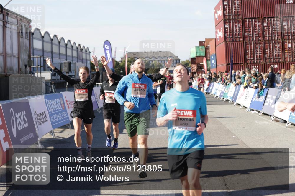 03.10.2025 - Köhlbrandbrückenlauf Jannik Wohlers http://msf.ph/oto/9123805 03.10.2025 13:05:50 Ziel 4066, 4133, 4290, 4296, 4332, 4335, 4336, 4413, 4467, 4564, 4599, 4643, 5676, 5764, 5964, 6214, 6533, 6631, 6642, 6720, 6786, 6787 meine-sportfotos.de