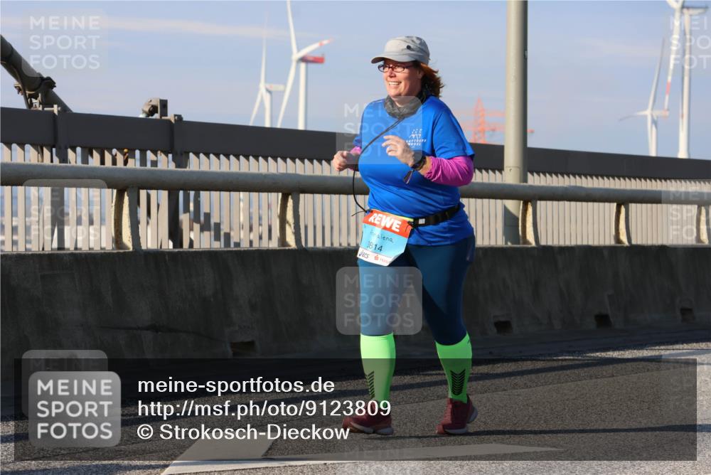 03.10.2025 - Köhlbrandbrückenlauf Strokosch-Dieckow http://msf.ph/oto/9123809 03.10.2025 10:02:37 Position 2 222, 3814 meine-sportfotos.de