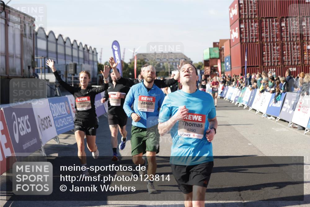 03.10.2025 - Köhlbrandbrückenlauf Jannik Wohlers http://msf.ph/oto/9123814 03.10.2025 13:05:50 Ziel 4066, 4133, 4290, 4296, 4332, 4335, 4336, 4413, 4467, 4564, 4599, 4643, 5676, 5764, 5964, 6214, 6533, 6631, 6642, 6720, 6786, 6787 meine-sportfotos.de