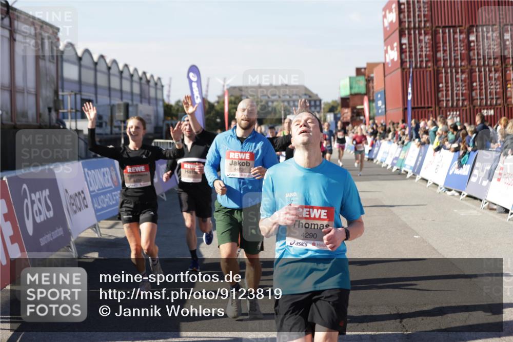 03.10.2025 - Köhlbrandbrückenlauf Jannik Wohlers http://msf.ph/oto/9123819 03.10.2025 13:05:50 Ziel 4066, 4133, 4290, 4296, 4332, 4335, 4336, 4413, 4467, 4564, 4599, 4643, 5676, 5764, 5964, 6214, 6533, 6631, 6642, 6720, 6786, 6787 meine-sportfotos.de