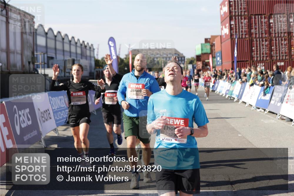 03.10.2025 - Köhlbrandbrückenlauf Jannik Wohlers http://msf.ph/oto/9123820 03.10.2025 13:05:50 Ziel 4066, 4133, 4290, 4296, 4332, 4335, 4336, 4413, 4467, 4564, 4599, 4643, 5676, 5764, 5964, 6214, 6533, 6631, 6642, 6720, 6786, 6787 meine-sportfotos.de