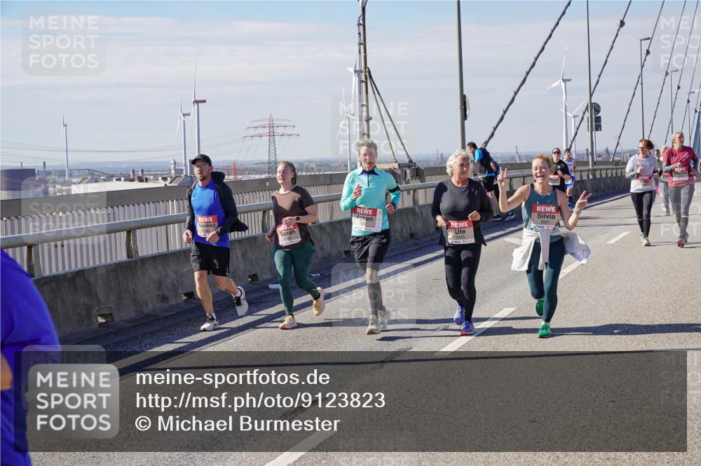 03.10.2025 - Köhlbrandbrückenlauf Michael Burmester http://msf.ph/oto/9123823 03.10.2025 13:06:40 Position 2 5835, 5831 meine-sportfotos.de