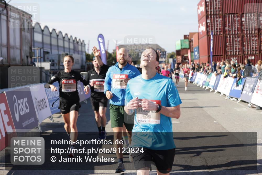 03.10.2025 - Köhlbrandbrückenlauf Jannik Wohlers http://msf.ph/oto/9123824 03.10.2025 13:05:50 Ziel 4066, 4133, 4290, 4296, 4332, 4335, 4336, 4413, 4467, 4564, 4599, 4643, 5676, 5764, 5964, 6214, 6533, 6631, 6642, 6720, 6786, 6787 meine-sportfotos.de