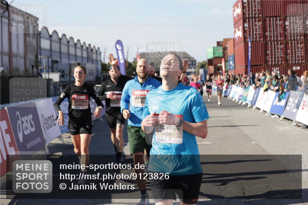 03.10.2025 - Köhlbrandbrückenlauf Jannik Wohlers http://msf.ph/oto/9123826 03.10.2025 13:05:50 Ziel 4066, 4133, 4290, 4296, 4332, 4335, 4336, 4413, 4467, 4564, 4599, 4643, 5676, 5764, 5964, 6214, 6533, 6631, 6642, 6720, 6786, 6787 meine-sportfotos.de