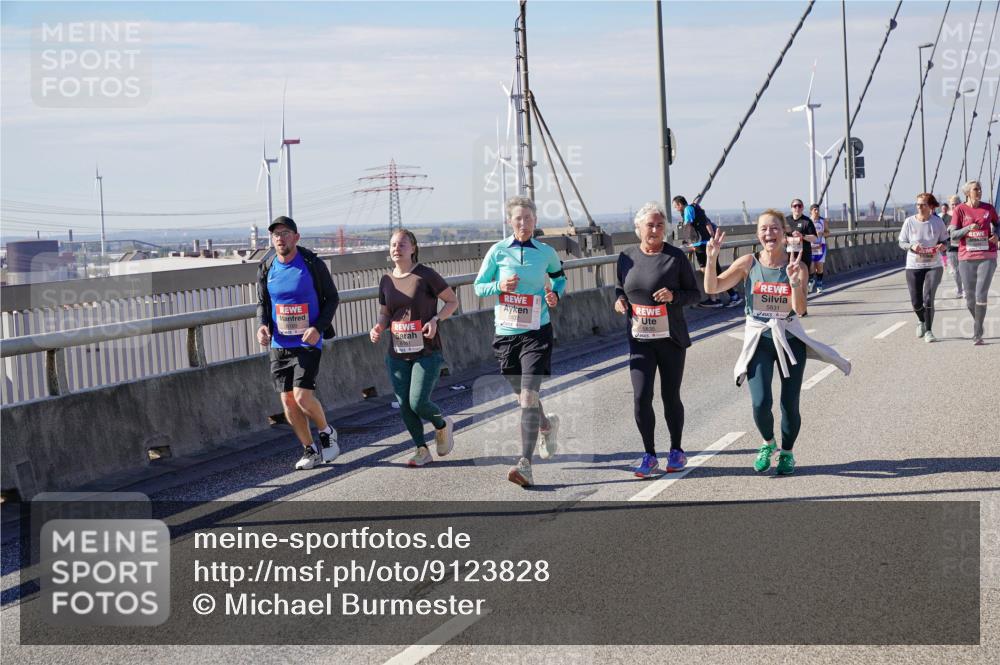 03.10.2025 - Köhlbrandbrückenlauf Michael Burmester http://msf.ph/oto/9123828 03.10.2025 13:06:40 Position 2 5835, 5831 meine-sportfotos.de