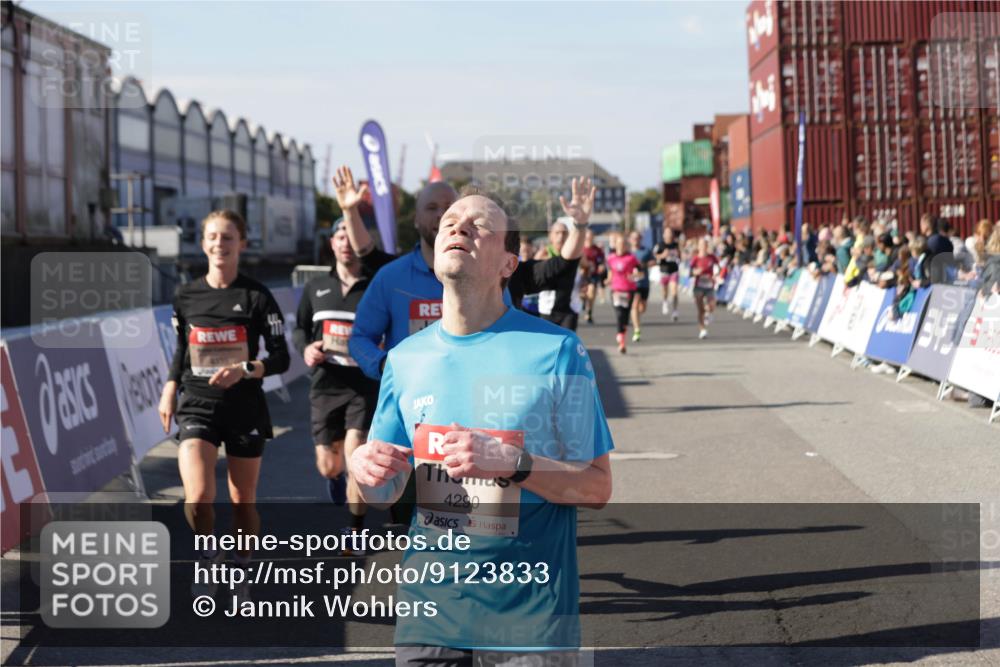 03.10.2025 - Köhlbrandbrückenlauf Jannik Wohlers http://msf.ph/oto/9123833 03.10.2025 13:05:50 Ziel 4066, 4133, 4290, 4296, 4332, 4335, 4336, 4413, 4467, 4564, 4599, 4643, 5676, 5764, 5964, 6214, 6533, 6631, 6642, 6720, 6786, 6787 meine-sportfotos.de