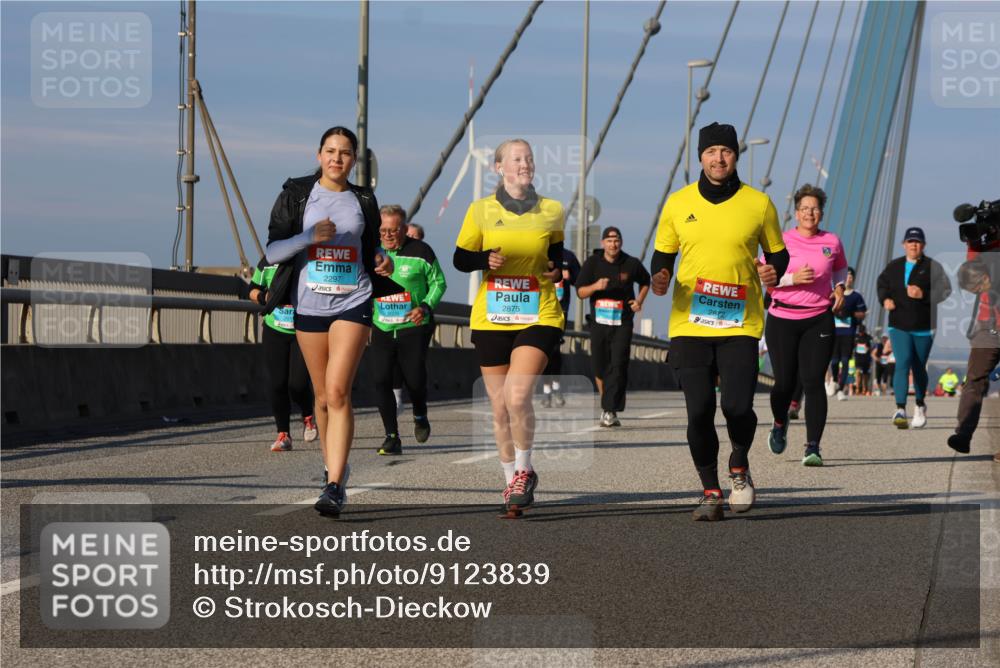 03.10.2025 - Köhlbrandbrückenlauf Strokosch-Dieckow http://msf.ph/oto/9123839 03.10.2025 10:02:48 Position 2 2297, 2875, 2872 meine-sportfotos.de