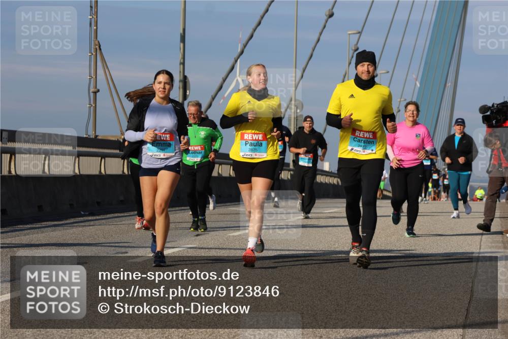 03.10.2025 - Köhlbrandbrückenlauf Strokosch-Dieckow http://msf.ph/oto/9123846 03.10.2025 10:02:48 Position 2 2297, 2875, 2872 meine-sportfotos.de