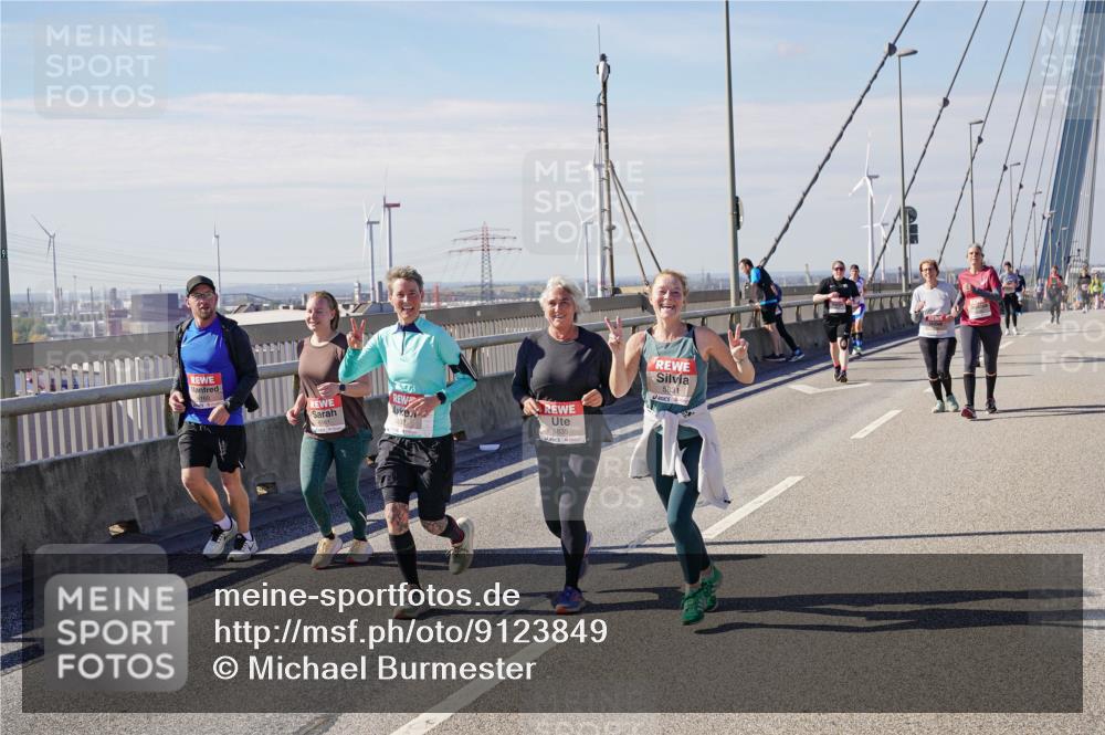 03.10.2025 - Köhlbrandbrückenlauf Michael Burmester http://msf.ph/oto/9123849 03.10.2025 13:06:41 Position 2 122, 5835, 5831, 5832 meine-sportfotos.de