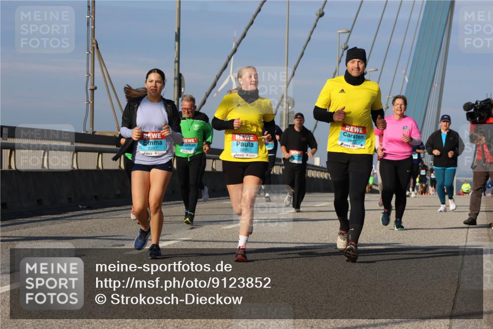03.10.2025 - Köhlbrandbrückenlauf Strokosch-Dieckow http://msf.ph/oto/9123852 03.10.2025 10:02:48 Position 2 2297, 2875, 2872 meine-sportfotos.de