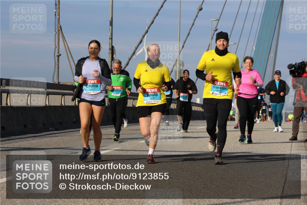 03.10.2025 - Köhlbrandbrückenlauf Strokosch-Dieckow http://msf.ph/oto/9123855 03.10.2025 10:02:48 Position 2 2297, 2875, 2872 meine-sportfotos.de