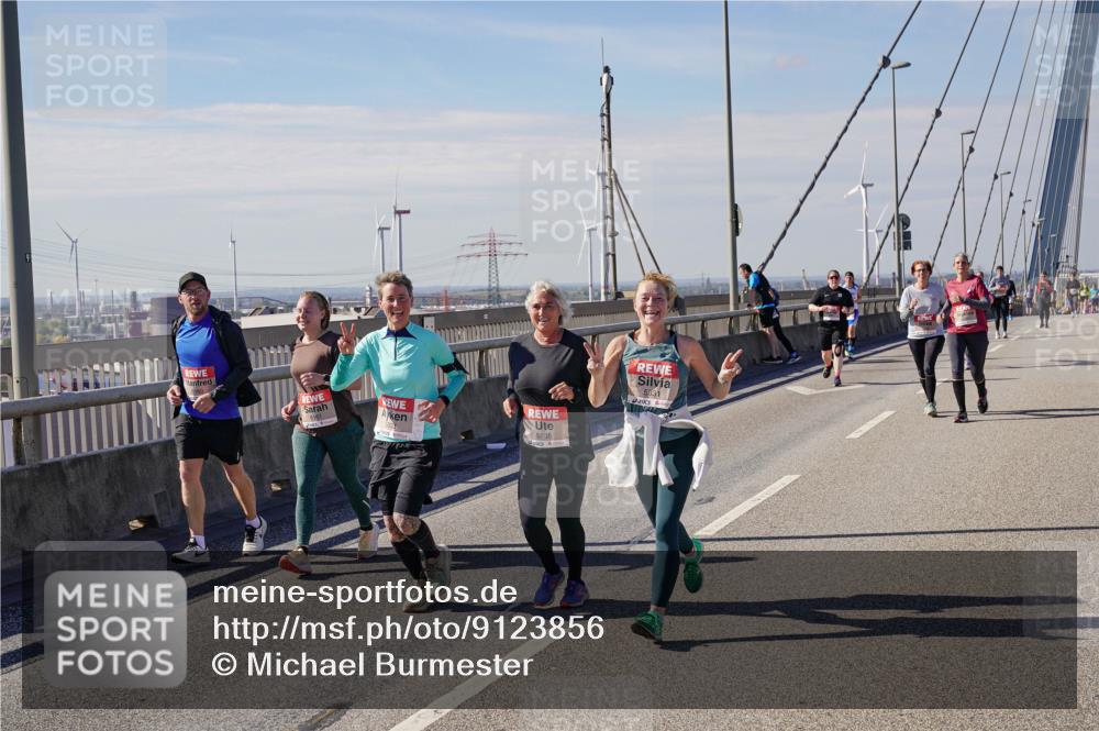 03.10.2025 - Köhlbrandbrückenlauf Michael Burmester http://msf.ph/oto/9123856 03.10.2025 13:06:41 Position 2 5835, 5831, 5832 meine-sportfotos.de