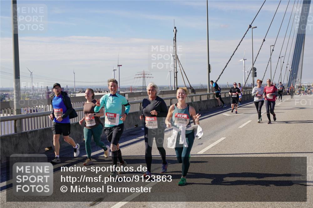03.10.2025 - Köhlbrandbrückenlauf Michael Burmester http://msf.ph/oto/9123863 03.10.2025 13:06:41 Position 2 5835, 5831 meine-sportfotos.de