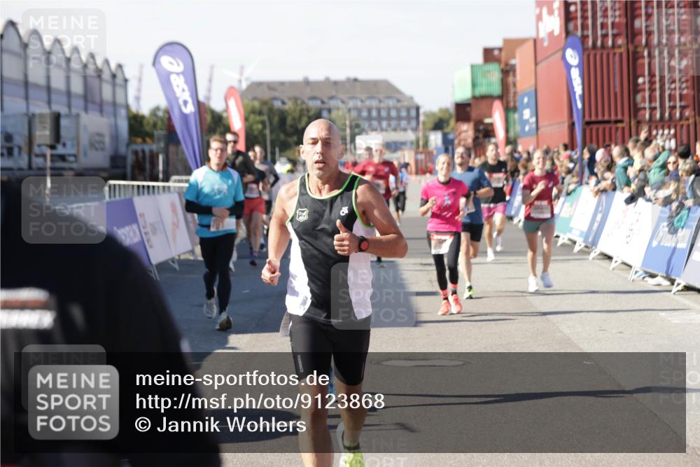 03.10.2025 - Köhlbrandbrückenlauf Jannik Wohlers http://msf.ph/oto/9123868 03.10.2025 13:05:53 Ziel 4066, 4133, 4290, 4302, 4327, 4328, 4335, 4336, 4413, 4467, 4564, 4599, 4643, 4761, 4954, 5764, 5964, 6158, 6214, 6305, 6533, 6631, 6642, 6720 meine-sportfotos.de