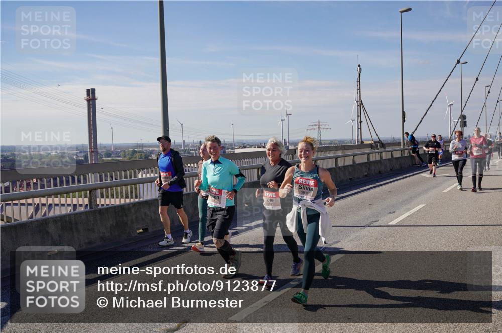 03.10.2025 - Köhlbrandbrückenlauf Michael Burmester http://msf.ph/oto/9123877 03.10.2025 13:06:42 Position 2 5835, 5831 meine-sportfotos.de