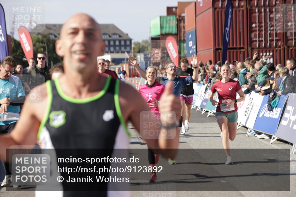 03.10.2025 - Köhlbrandbrückenlauf Jannik Wohlers http://msf.ph/oto/9123892 03.10.2025 13:05:55 Ziel 4066, 4133, 4290, 4302, 4327, 4328, 4335, 4336, 4413, 4467, 4564, 4599, 4643, 4761, 4954, 5096, 5764, 5964, 6158, 6214, 6305, 6533, 6631, 6642, 6720 meine-sportfotos.de