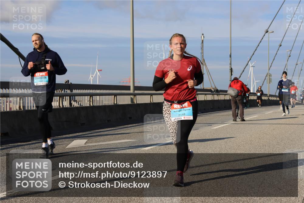 03.10.2025 - Köhlbrandbrückenlauf Strokosch-Dieckow http://msf.ph/oto/9123897 03.10.2025 10:03:00 Position 2 2838, 2148 meine-sportfotos.de