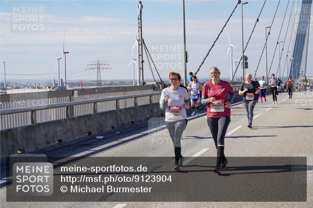 03.10.2025 - Köhlbrandbrückenlauf Michael Burmester http://msf.ph/oto/9123904 03.10.2025 13:06:45 Position 2 5228, 5230 meine-sportfotos.de
