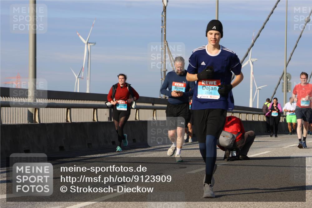 03.10.2025 - Köhlbrandbrückenlauf Strokosch-Dieckow http://msf.ph/oto/9123909 03.10.2025 10:03:06 Position 2 2596 meine-sportfotos.de
