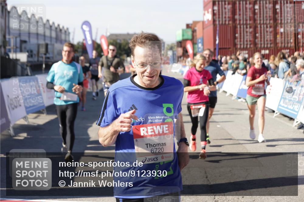 03.10.2025 - Köhlbrandbrückenlauf Jannik Wohlers http://msf.ph/oto/9123930 03.10.2025 13:05:56 Ziel 4066, 4133, 4290, 4302, 4327, 4328, 4335, 4336, 4413, 4467, 4599, 4643, 4761, 4954, 5096, 5764, 5964, 6158, 6214, 6305, 6533, 6631, 6642, 6720 meine-sportfotos.de