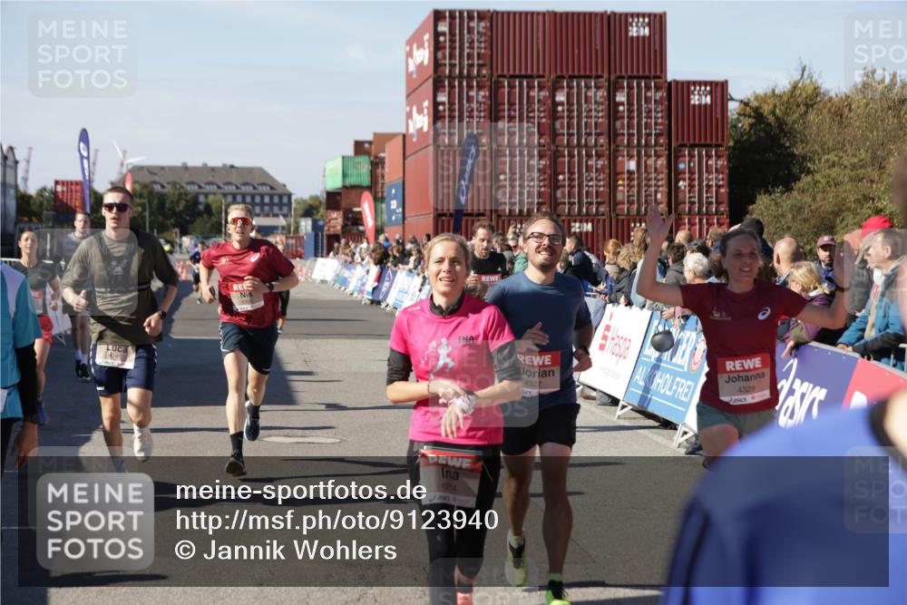 03.10.2025 - Köhlbrandbrückenlauf Jannik Wohlers http://msf.ph/oto/9123940 03.10.2025 13:05:57 Ziel 4066, 4290, 4302, 4327, 4328, 4335, 4336, 4413, 4467, 4599, 4643, 4761, 4954, 5096, 5764, 6158, 6214, 6305, 6510, 6533, 6631, 6642, 6720 meine-sportfotos.de