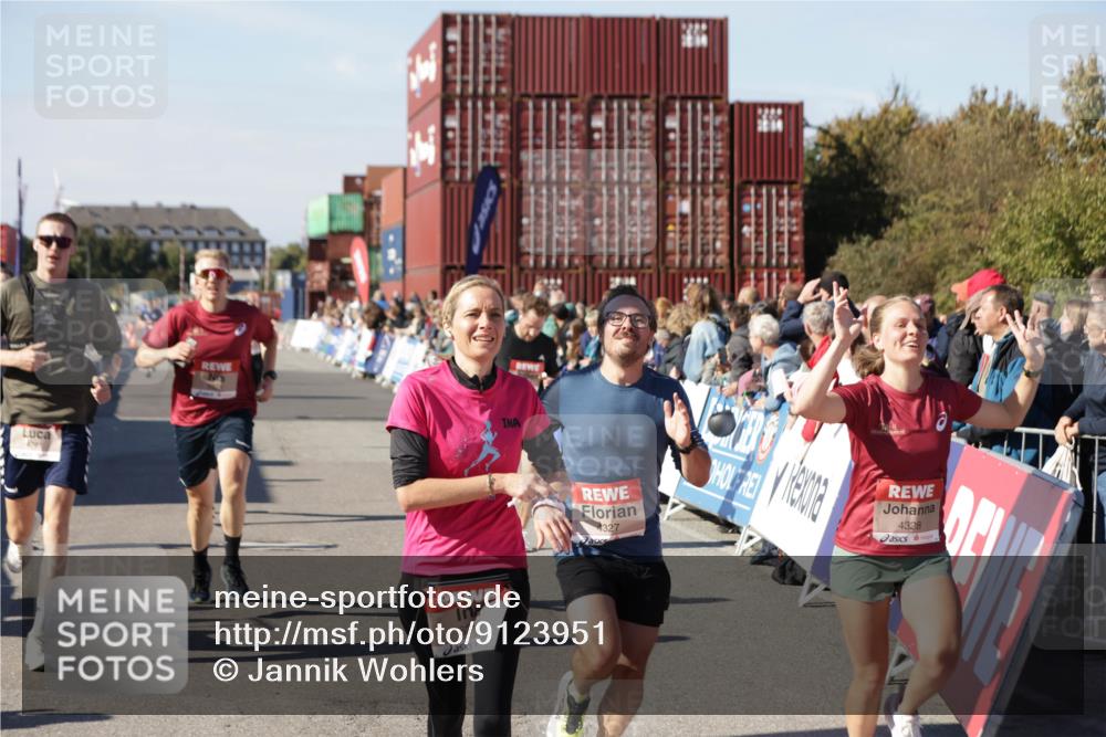 03.10.2025 - Köhlbrandbrückenlauf Jannik Wohlers http://msf.ph/oto/9123951 03.10.2025 13:05:57 Ziel 4066, 4290, 4302, 4327, 4328, 4335, 4336, 4413, 4467, 4599, 4643, 4761, 4954, 5096, 5764, 6158, 6214, 6305, 6510, 6533, 6631, 6642, 6720 meine-sportfotos.de