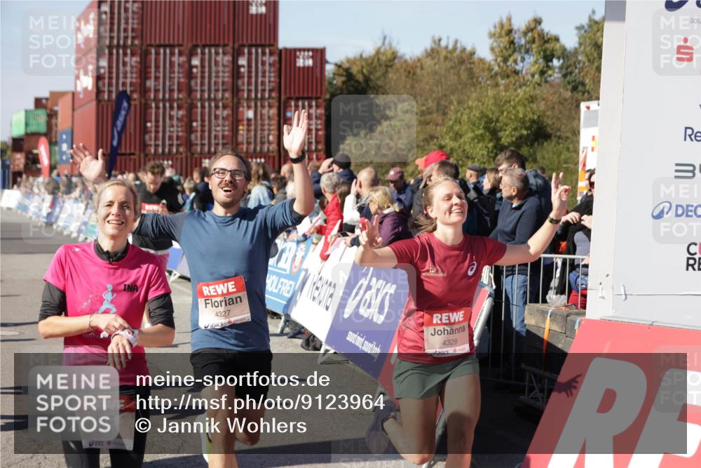 03.10.2025 - Köhlbrandbrückenlauf Jannik Wohlers http://msf.ph/oto/9123964 03.10.2025 13:05:58 Ziel 4066, 4290, 4302, 4327, 4328, 4335, 4336, 4413, 4643, 4761, 4954, 5096, 5764, 6158, 6214, 6305, 6510, 6533, 6631, 6642, 6720 meine-sportfotos.de