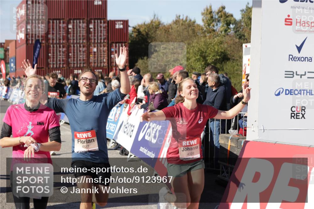 03.10.2025 - Köhlbrandbrückenlauf Jannik Wohlers http://msf.ph/oto/9123967 03.10.2025 13:05:58 Ziel 4066, 4290, 4302, 4327, 4328, 4335, 4336, 4413, 4643, 4761, 4954, 5096, 5764, 6158, 6214, 6305, 6510, 6533, 6631, 6642, 6720 meine-sportfotos.de