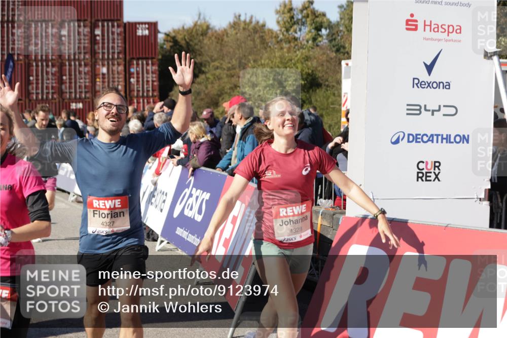 03.10.2025 - Köhlbrandbrückenlauf Jannik Wohlers http://msf.ph/oto/9123974 03.10.2025 13:05:58 Ziel 4066, 4290, 4302, 4327, 4328, 4335, 4336, 4413, 4643, 4761, 4954, 5096, 5764, 6158, 6214, 6305, 6510, 6533, 6631, 6642, 6720 meine-sportfotos.de