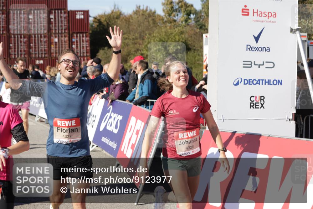 03.10.2025 - Köhlbrandbrückenlauf Jannik Wohlers http://msf.ph/oto/9123977 03.10.2025 13:05:58 Ziel 4066, 4290, 4302, 4327, 4328, 4335, 4336, 4413, 4643, 4761, 4954, 5096, 5764, 6158, 6214, 6305, 6510, 6533, 6631, 6642, 6720 meine-sportfotos.de