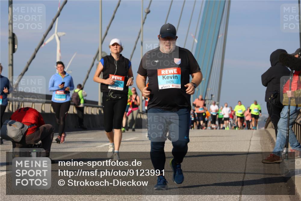 03.10.2025 - Köhlbrandbrückenlauf Strokosch-Dieckow http://msf.ph/oto/9123991 03.10.2025 10:03:22 Position 2 2475 meine-sportfotos.de
