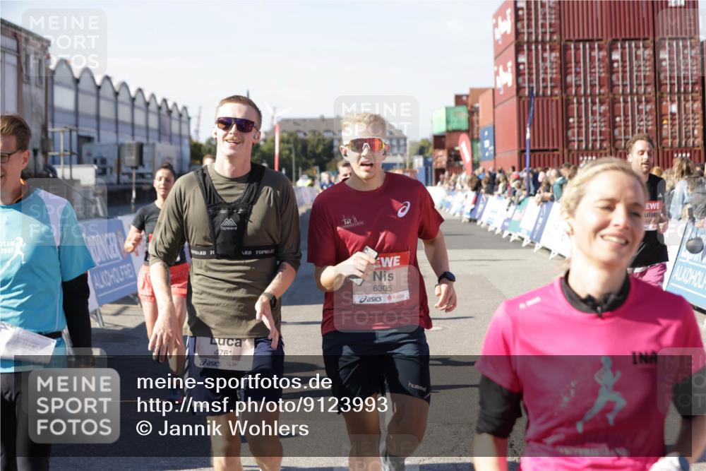 03.10.2025 - Köhlbrandbrückenlauf Jannik Wohlers http://msf.ph/oto/9123993 03.10.2025 13:05:59 Ziel 4066, 4290, 4302, 4327, 4328, 4335, 4336, 4413, 4643, 4761, 4954, 5096, 5764, 6158, 6214, 6305, 6510, 6533, 6642, 6720 meine-sportfotos.de