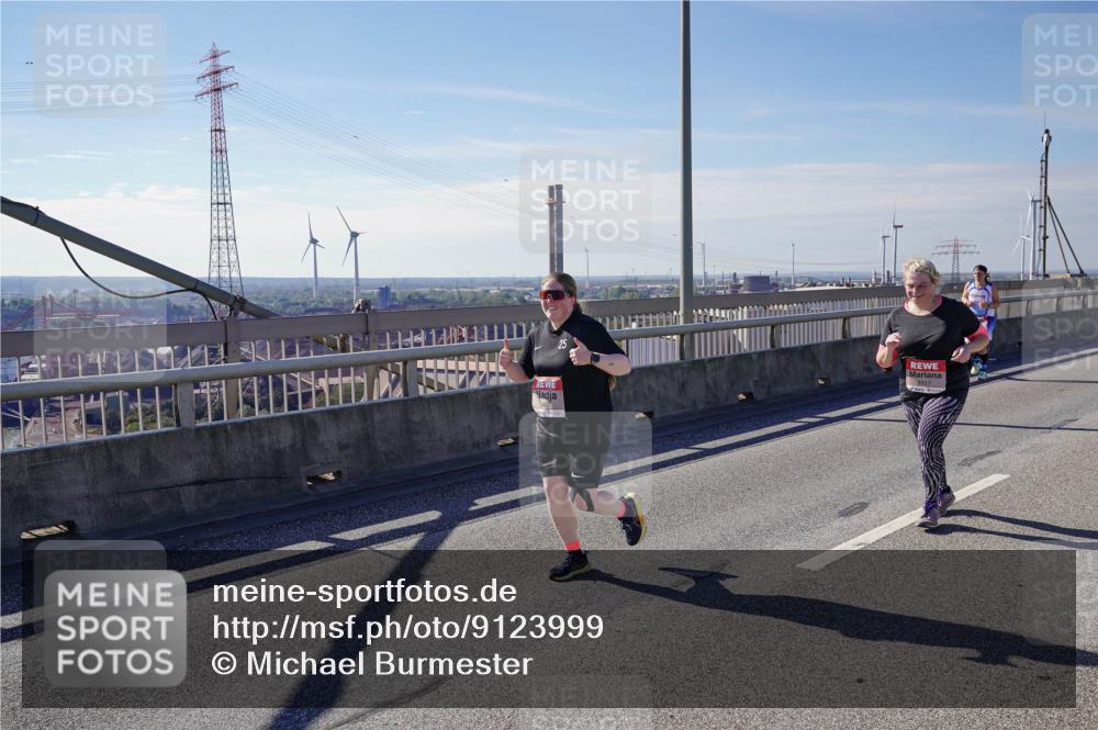 03.10.2025 - Köhlbrandbrückenlauf Michael Burmester http://msf.ph/oto/9123999 03.10.2025 13:06:50 Position 2 25, 6317 meine-sportfotos.de