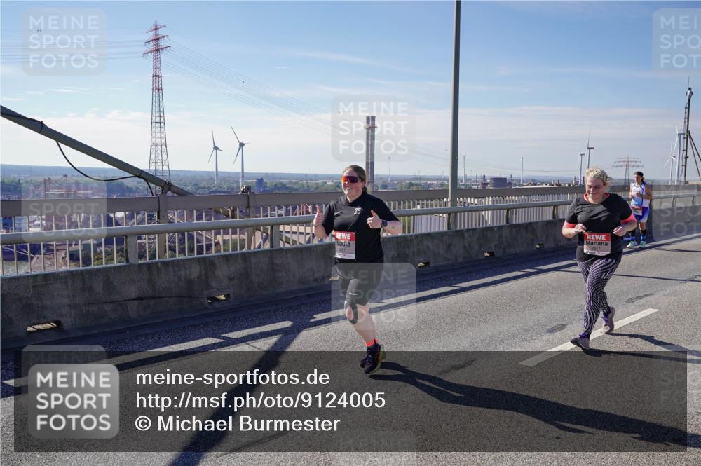 03.10.2025 - Köhlbrandbrückenlauf Michael Burmester http://msf.ph/oto/9124005 03.10.2025 13:06:50 Position 2 25, 6317 meine-sportfotos.de