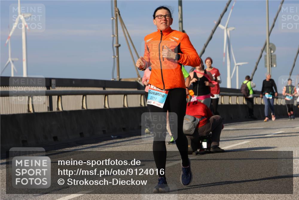 03.10.2025 - Köhlbrandbrückenlauf Strokosch-Dieckow http://msf.ph/oto/9124016 03.10.2025 10:03:32 Position 2 2211 meine-sportfotos.de