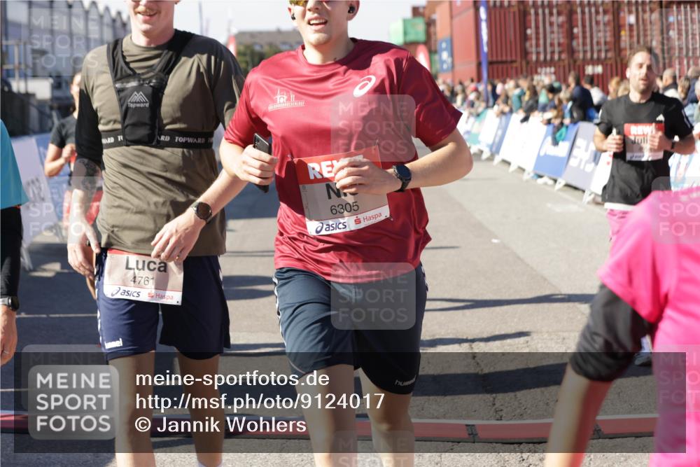 03.10.2025 - Köhlbrandbrückenlauf Jannik Wohlers http://msf.ph/oto/9124017 03.10.2025 13:05:59 Ziel 4066, 4290, 4302, 4327, 4328, 4335, 4336, 4413, 4643, 4761, 4954, 5096, 5764, 6158, 6214, 6305, 6510, 6533, 6642, 6720 meine-sportfotos.de