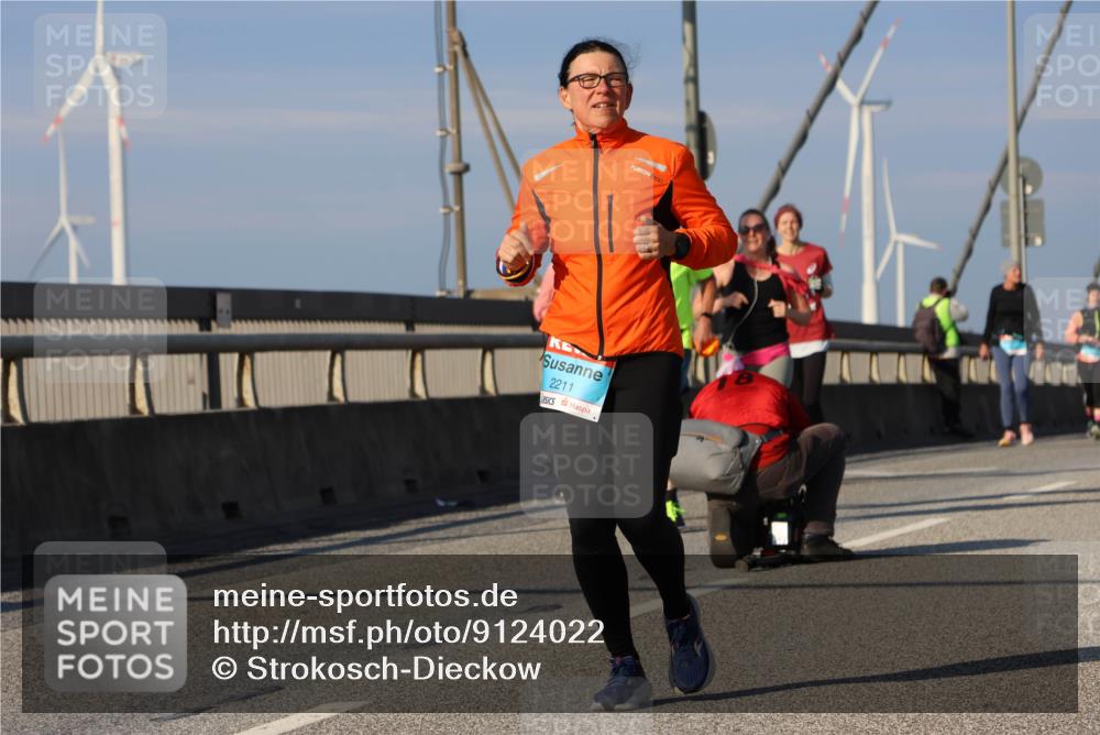 03.10.2025 - Köhlbrandbrückenlauf Strokosch-Dieckow http://msf.ph/oto/9124022 03.10.2025 10:03:32 Position 2 100, 2211 meine-sportfotos.de