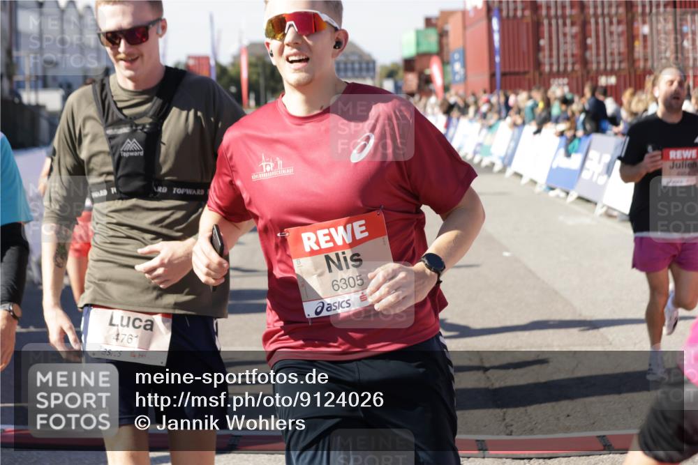 03.10.2025 - Köhlbrandbrückenlauf Jannik Wohlers http://msf.ph/oto/9124026 03.10.2025 13:05:59 Ziel 4066, 4290, 4302, 4327, 4328, 4335, 4336, 4413, 4643, 4761, 4954, 5096, 5764, 6158, 6214, 6305, 6510, 6533, 6642, 6720 meine-sportfotos.de