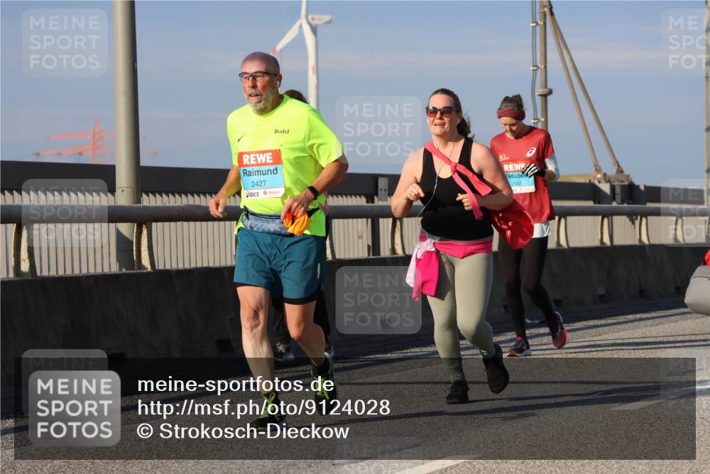 03.10.2025 - Köhlbrandbrückenlauf Strokosch-Dieckow http://msf.ph/oto/9124028 03.10.2025 10:03:36 Position 2 2427, 2062 meine-sportfotos.de