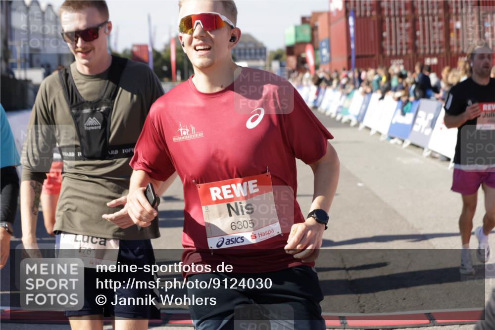 03.10.2025 - Köhlbrandbrückenlauf Jannik Wohlers http://msf.ph/oto/9124030 03.10.2025 13:06:00 Ziel 4302, 4327, 4328, 4335, 4336, 4413, 4643, 4761, 4954, 5096, 5764, 6158, 6214, 6305, 6510, 6533, 6720 meine-sportfotos.de